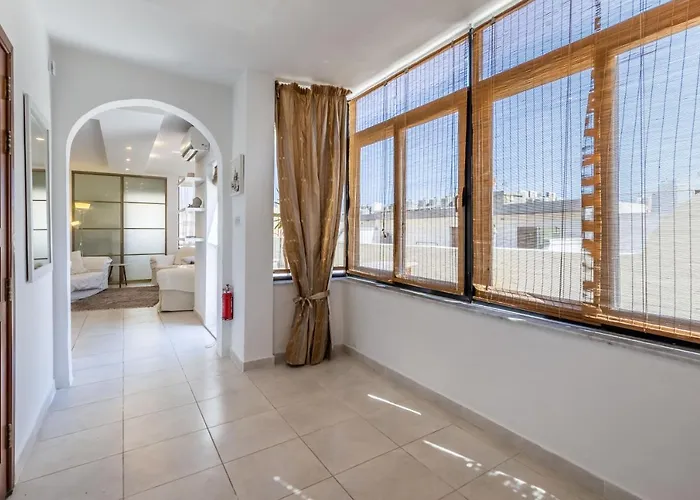 Large Terrace Penthouse Daire Sliema