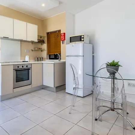 Large Terrace Penthouse Appartement Sliema