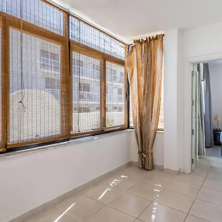 Large Terrace Penthouse * סליאמה